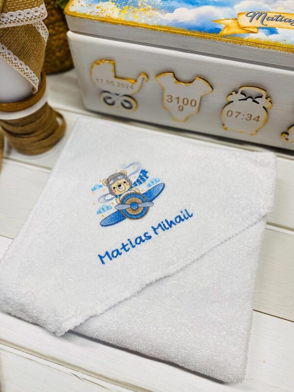 TRUSOU CUTIE LEMN "URSULETUL MATIAS IN AVION"