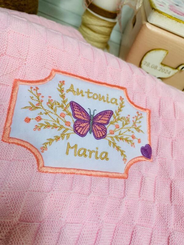 TRUSOU CUTIE LEMN "FLUTURI"