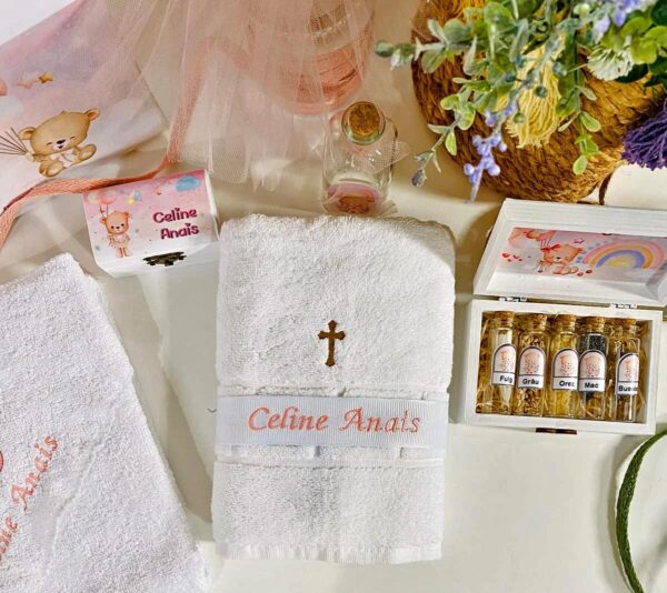 TRUSOU FETITA "URSULET ROZ CELINE"